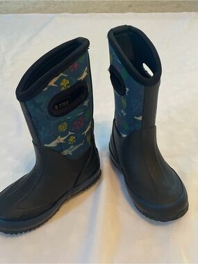 Lone Cone Waterproof Kids Shark Neoprene Mud Boots - Blue/Black, Size 6
